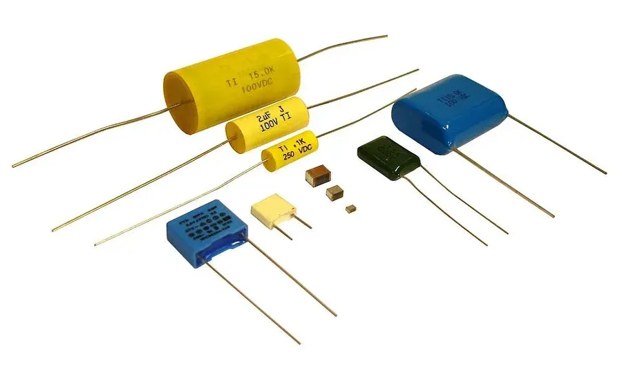 Various film capacitors, including different shapes and sizes.